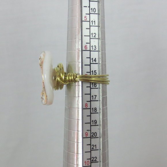 New Handcrafted Vintage Glass Button Wire Ring - Picture 7 of 9